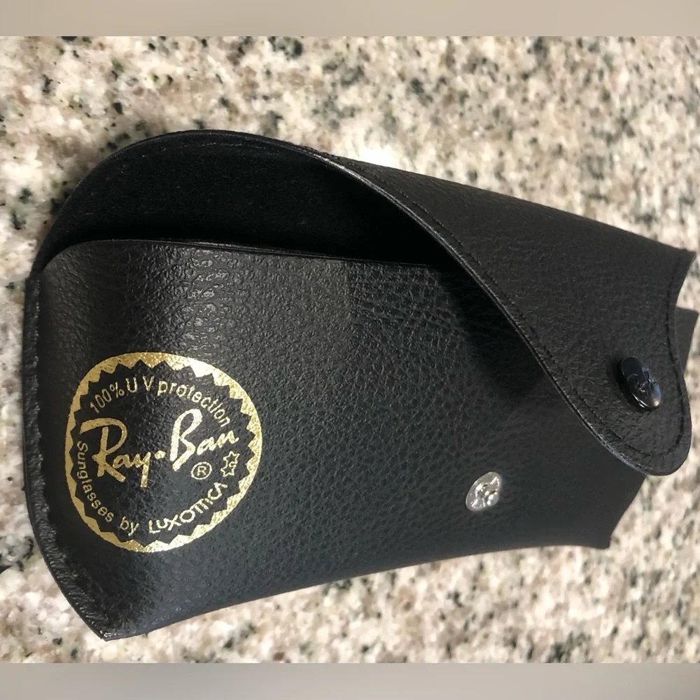 Ray Ban Aviator Sunglass  Protective Case And Cleaning Cloth Black EUC